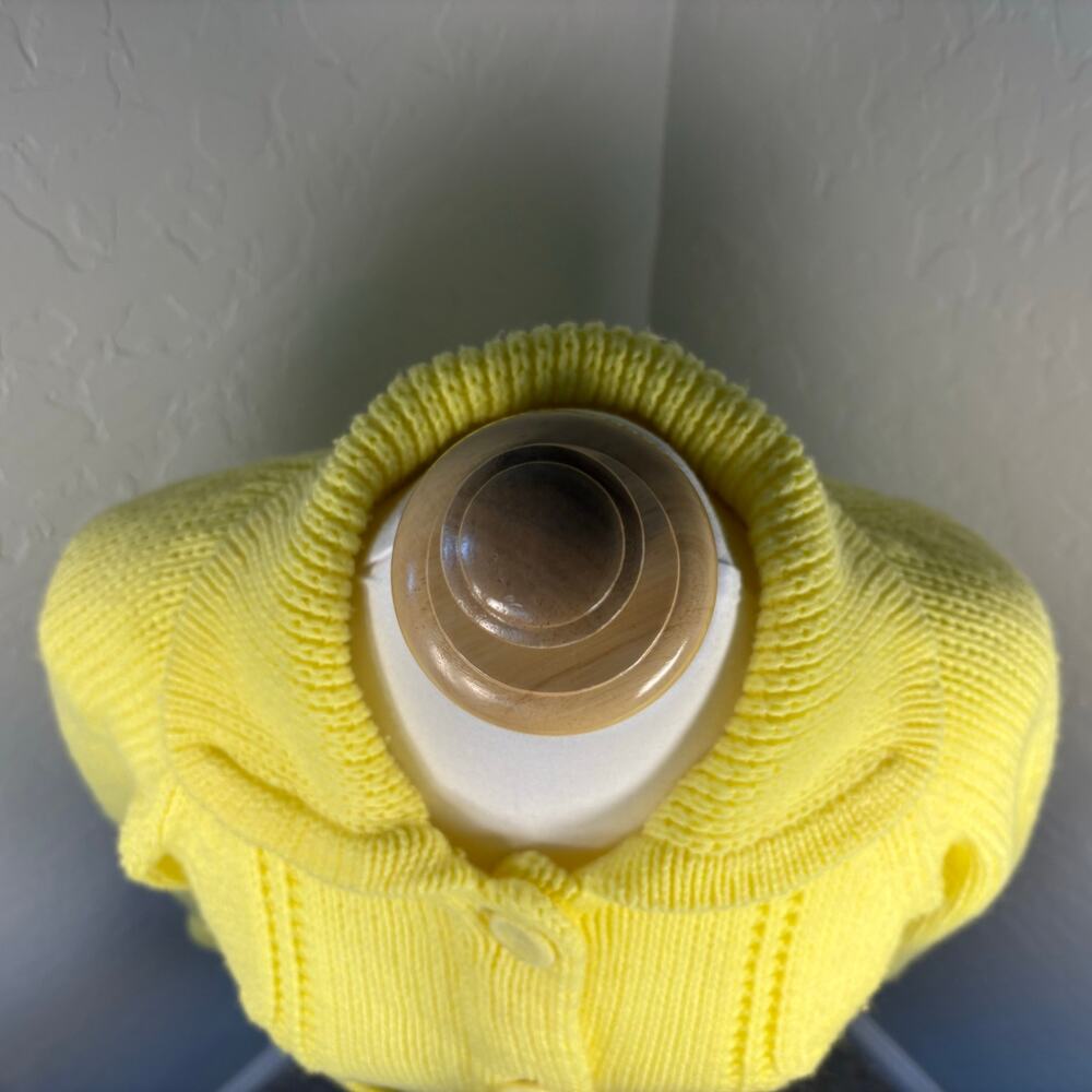 Vintage 70s Hand Knit Cardigan Sweater Lemon Yellow Cable Knit Collar Pockets M - Picture 8 of 12